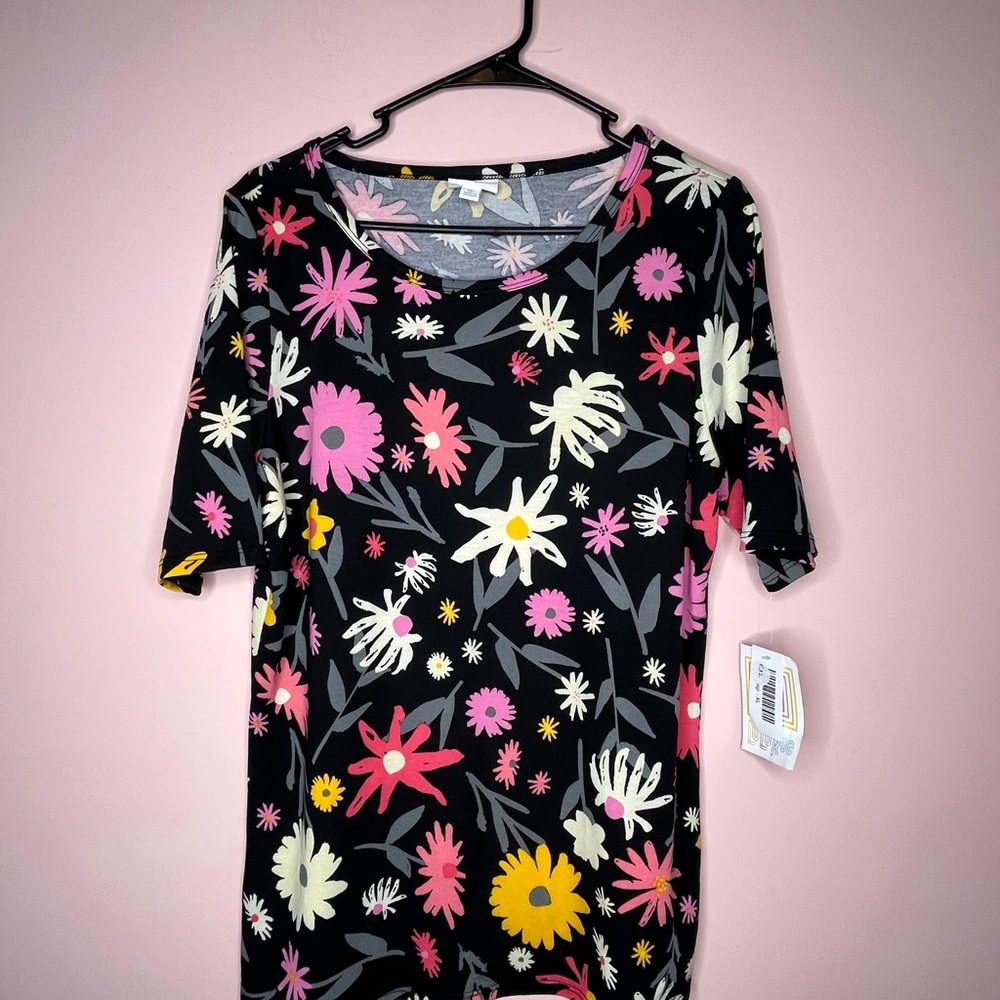 NWT LuLaRoe GiGi Top